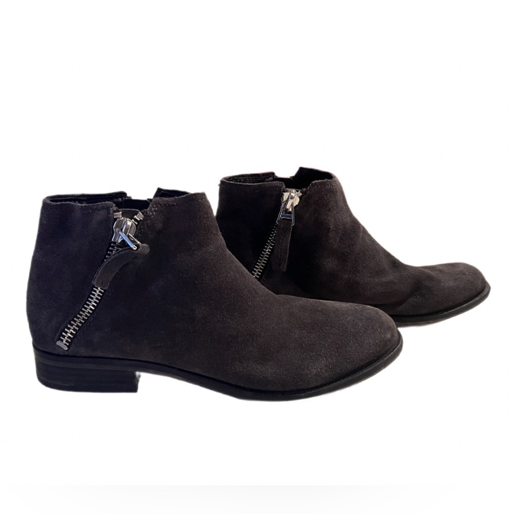 Dolce Vita "Vesa" Grey Suede Chukka Boots size 9 1/2